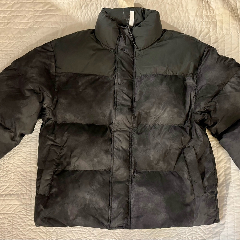 NWT Fabletics Essential Puffer, small - Picture 4 of 11